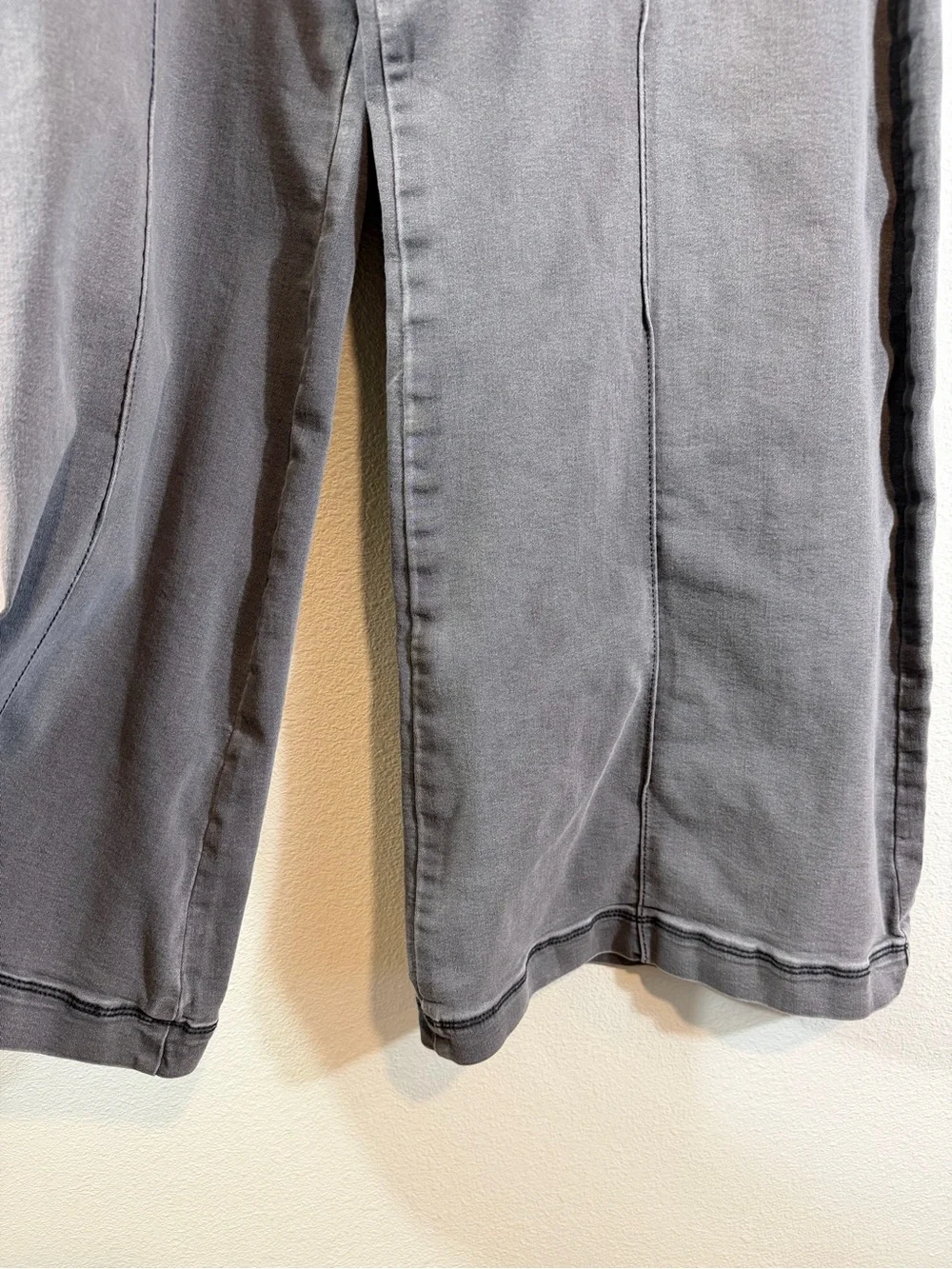 DO by Dee Ocleppo Anna Wide Leg Pull On Jeans S Vintage Black Gray Minimalist